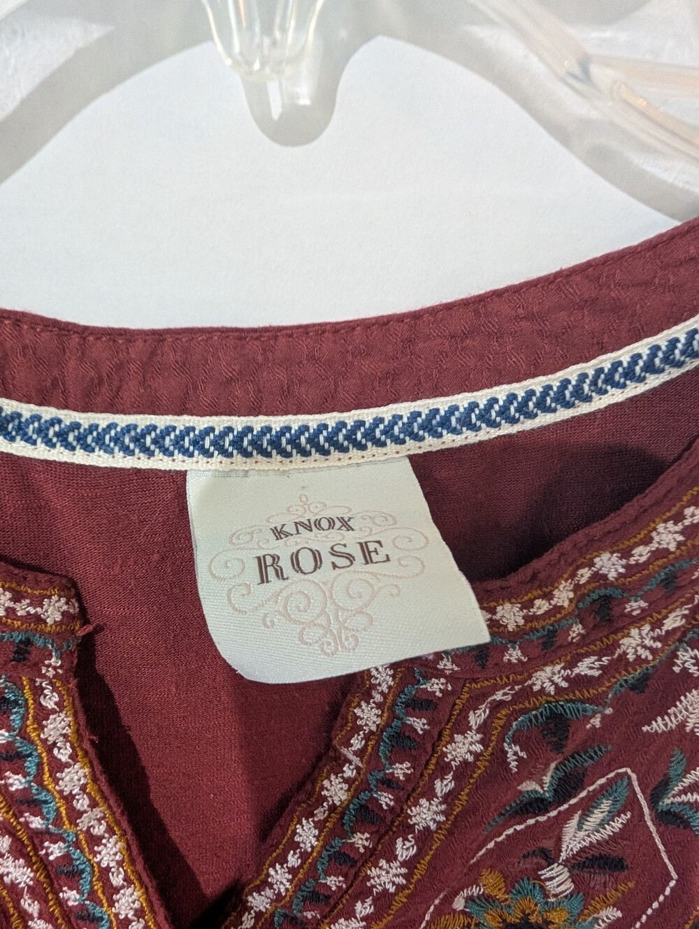 Knox Rose Burgandy Embroidered Ho-Low V-Neck Long Sleeve Top - Est Large - Picture 2 of 4